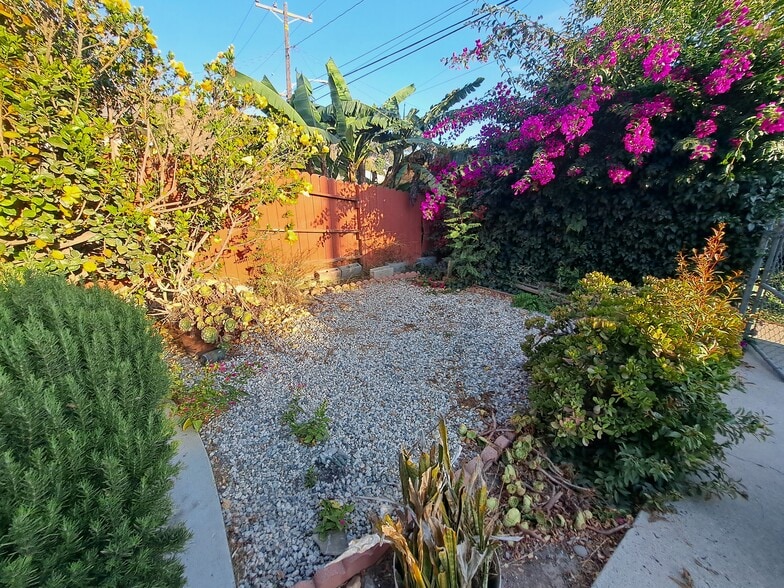 Primary Photo - 55 W Mission Ave