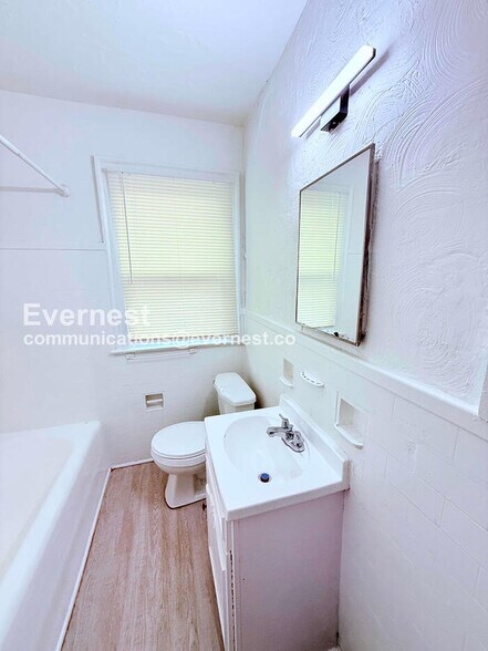 Building Photo - 15736 Steel St