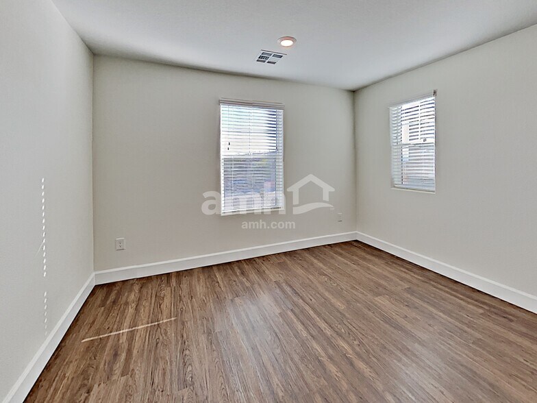 Building Photo - 8128 Inhibition Ct
