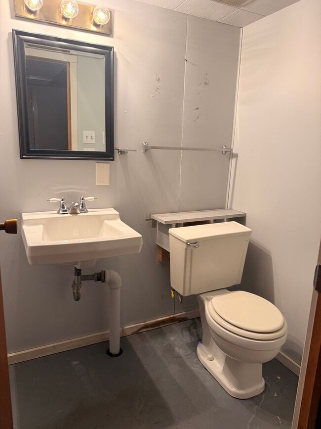 Building Photo - Loves Park 3 bedroom