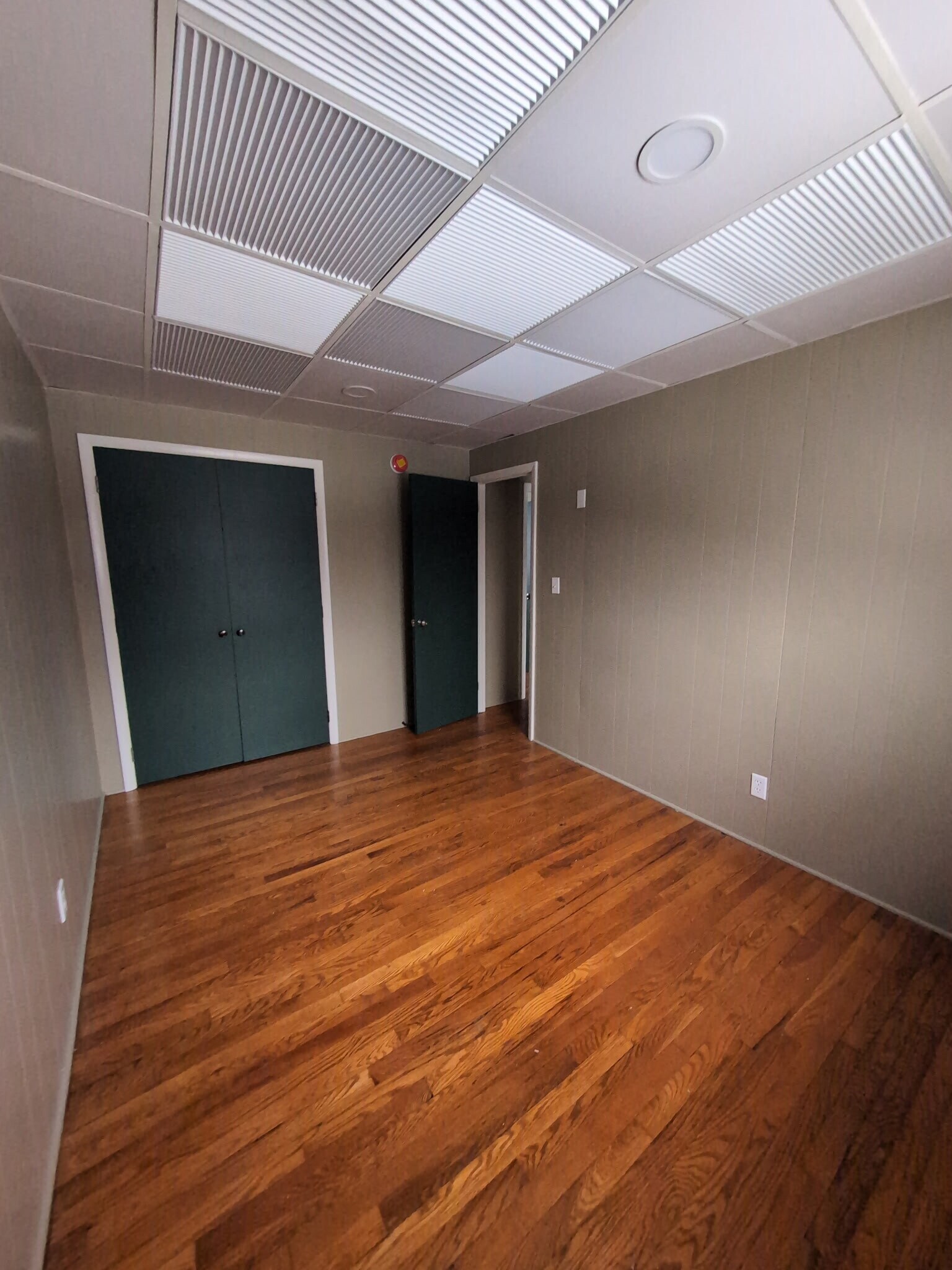 Building Photo - 2138 Mountain View Ave