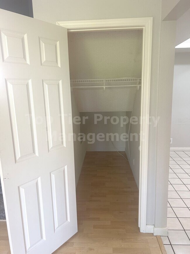 Building Photo - ***Charming 3 bed / 2.5 bath / 1,501 sqft ...