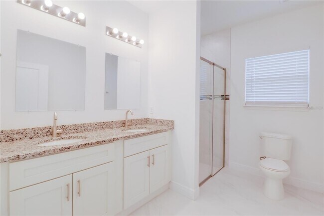 Building Photo - 2776 SW 142nd Ln