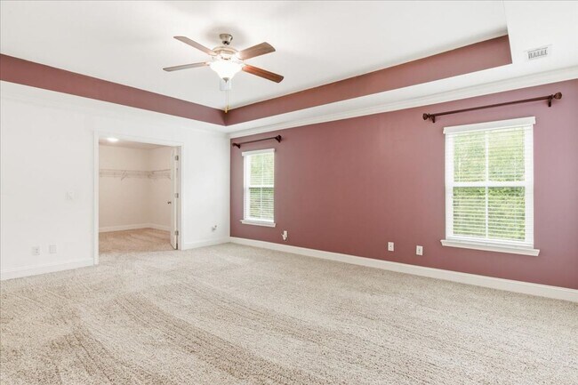 Building Photo - Welcome to Your Ideal Home: Where Luxury a...