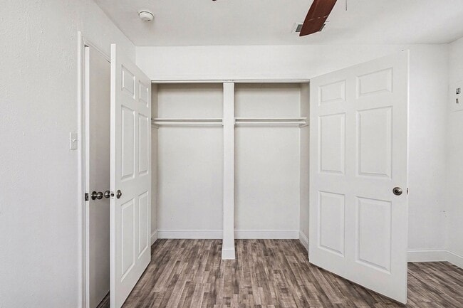 Building Photo - 2211 Barbell Ln