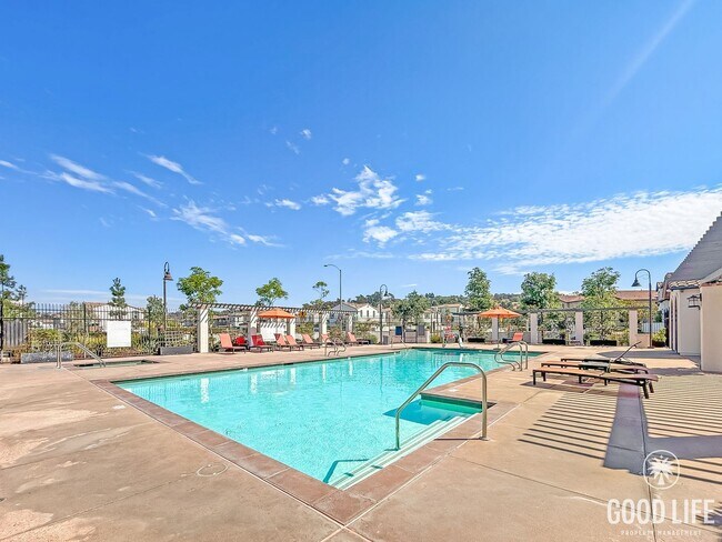 Building Photo - Great 4B/4BA Home Available for Lease in O...