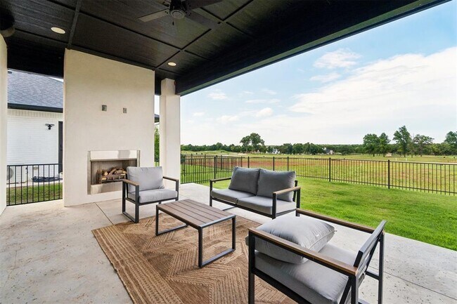 Building Photo - 2109 Wiregrass Dr