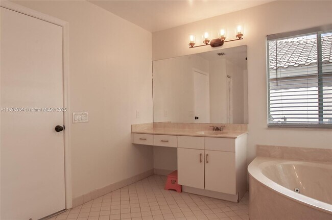 Building Photo - 7440 NW 65th Ln
