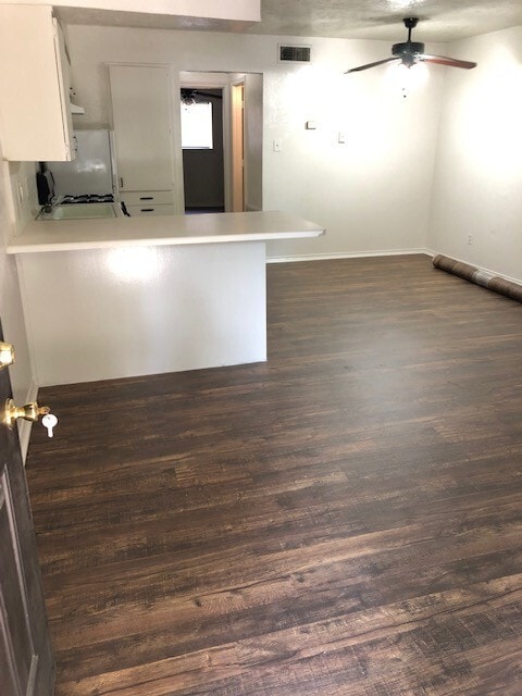 Building Photo - One bedroom by TWU