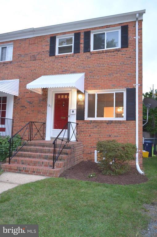 Building Photo - 121 E Glendale Ave