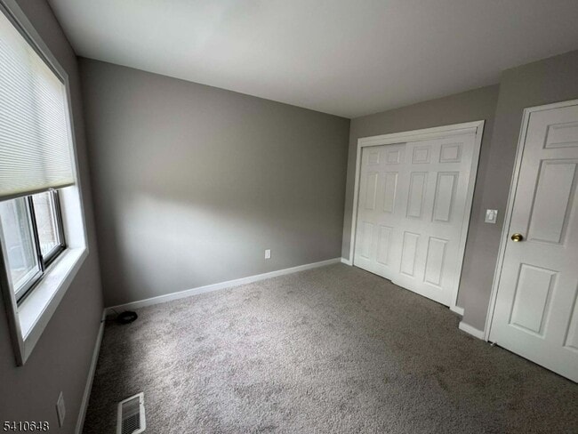 Building Photo - 85 Shady Ln