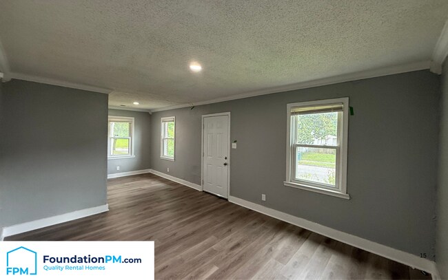 Building Photo - 2100 Worthington Cir