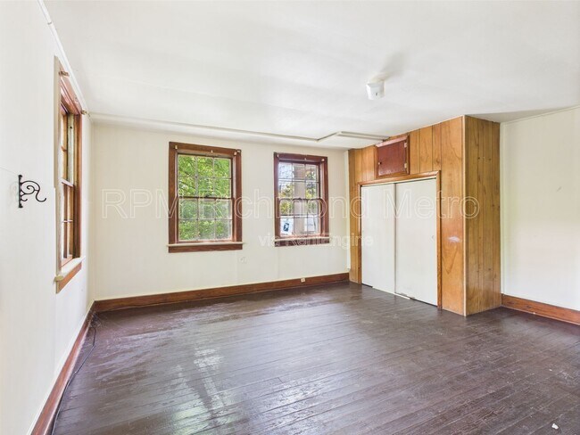 Building Photo - 709 High St