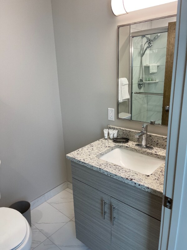 Building Photo - 1417 W9th St