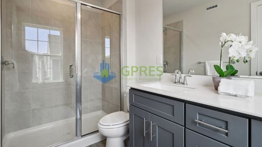 Building Photo - Upscale 3BR Townhome with Study, 2-Car Garage & Modern Finishes in McCandless Square