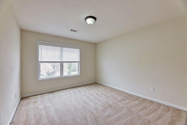 Building Photo - 1356 Upshur Pl NE