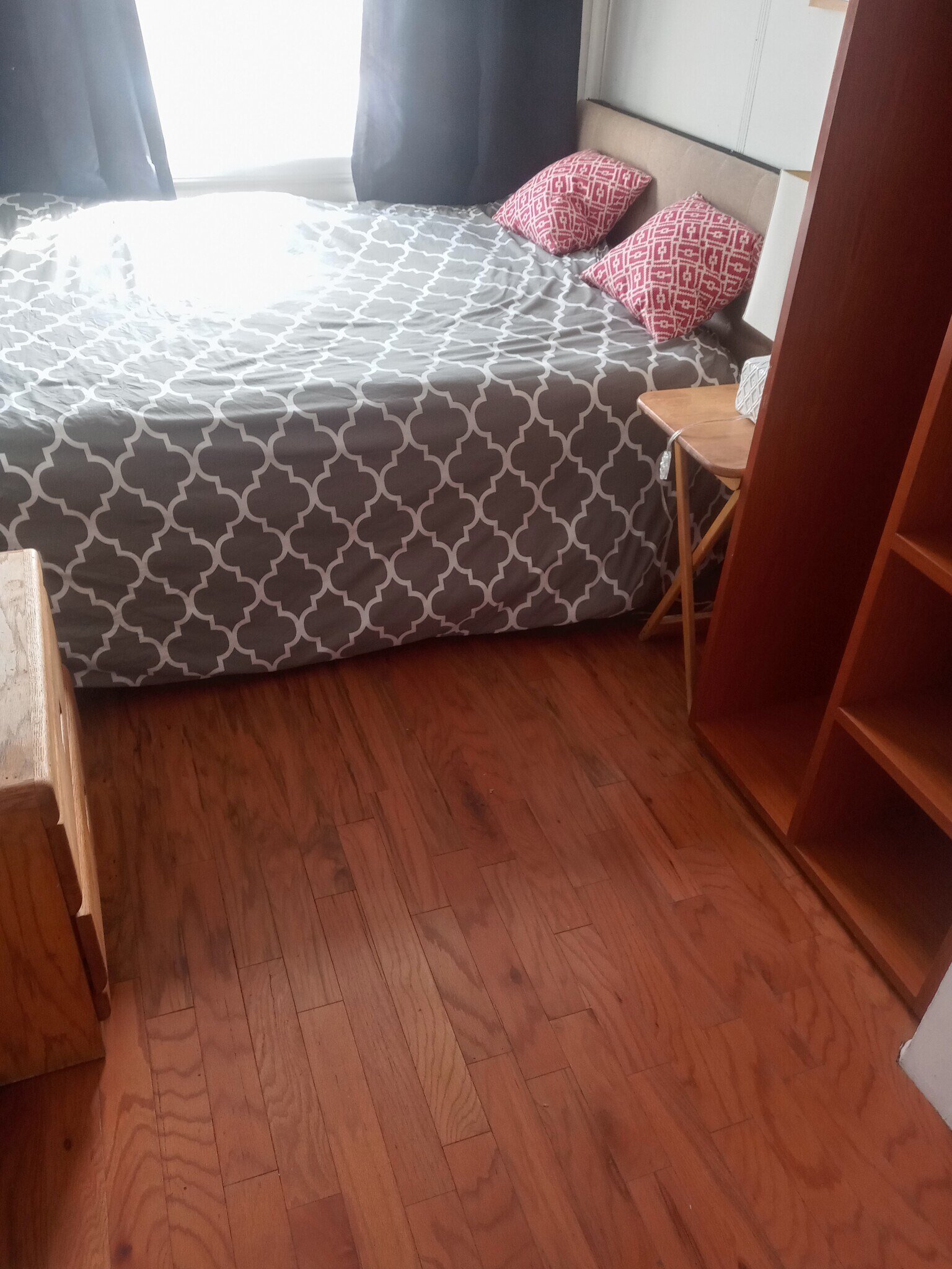 Hardwood floors throughout - 2023 Cloverfield Blvd