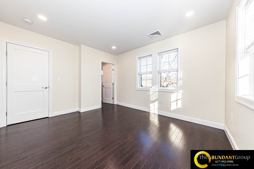 Building Photo - 48 Caldwell Rd