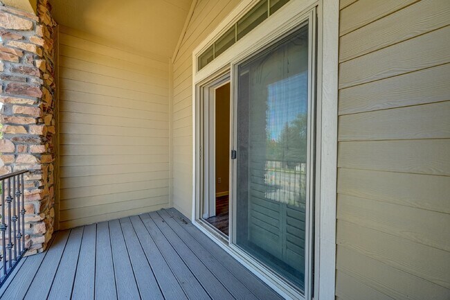 Building Photo - $2,750 - 2 Bed, 2.5 Bath Condo in Centenni...