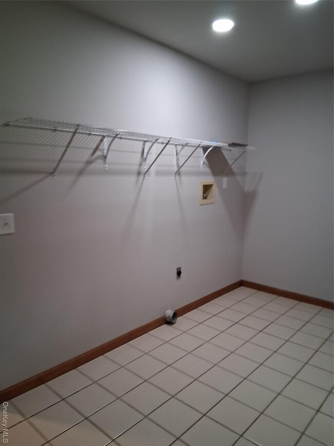 Building Photo - 15 Ugo Dr