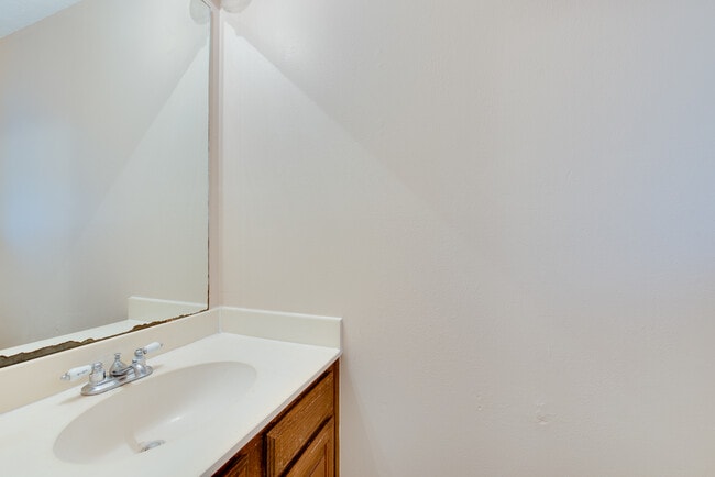 Building Photo - 15114 Mira Vista Dr