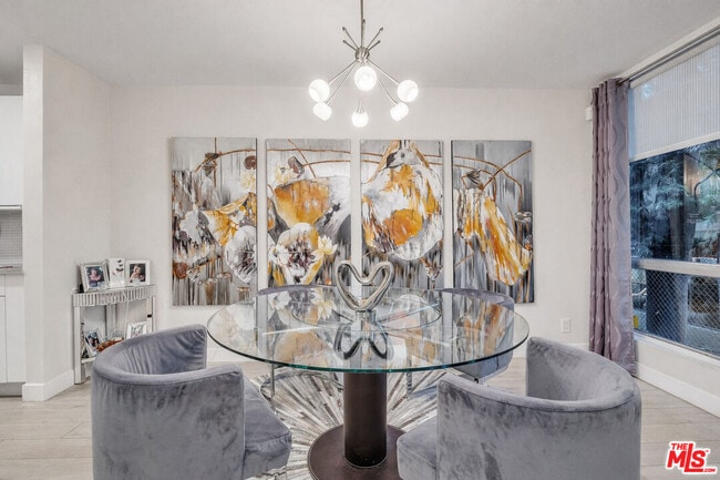 Building Photo - 927 Kings Rd