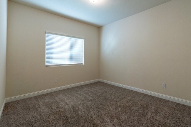 Building Photo - Two weeks free rent  "Spacious 4-Bedroom Haven with 2 Full Baths in Merced – Your Dream Home Awai...