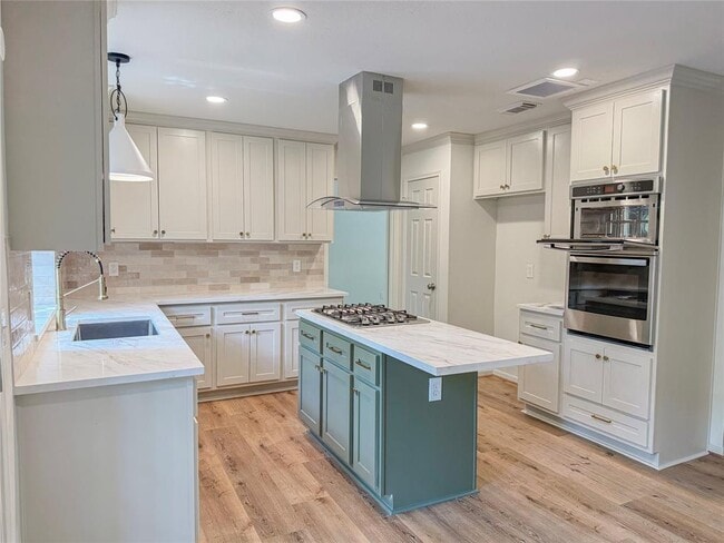 Primary Photo - 150 Rushwing Pl