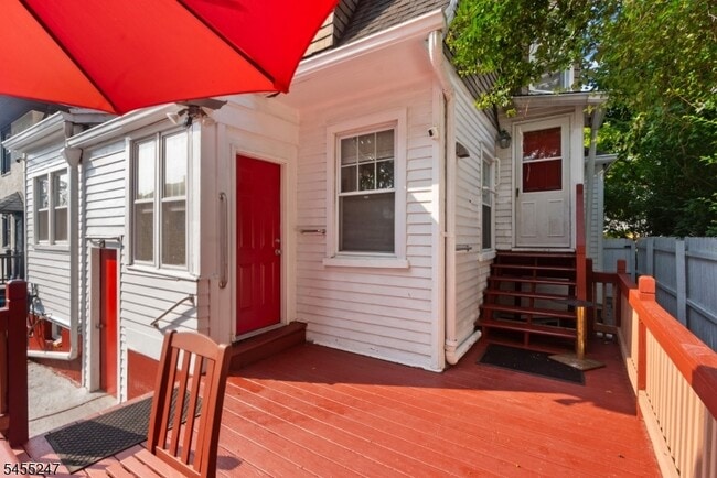 Building Photo - 165 Claremont Ave