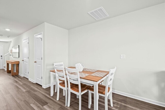 Building Photo - All Inclusive Seasonal Rental Available January 5-March 31st.