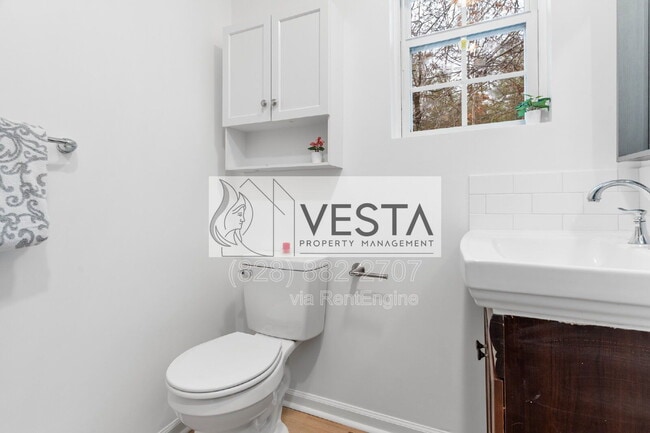 Building Photo - 4 Katra Ln