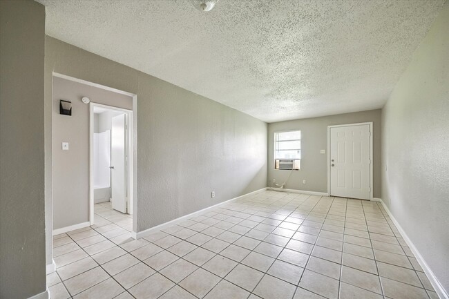 Building Photo - 5107 Clover St