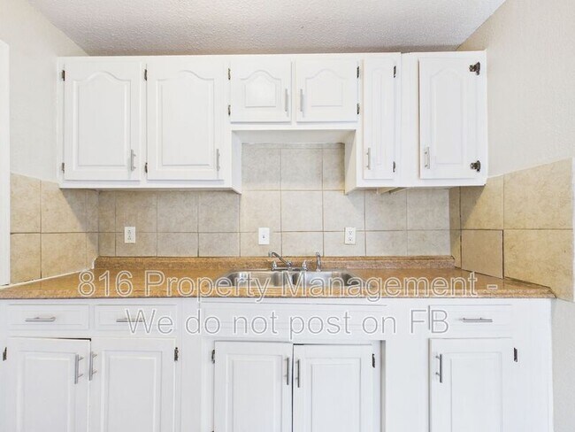 Building Photo - 5710 Askew Ave