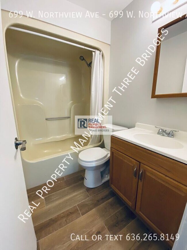 Building Photo - 699 W Northview Ave