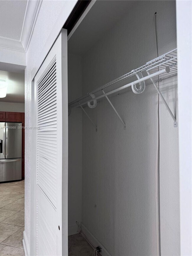 Building Photo - 401 NE 69th St