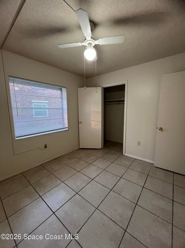 Building Photo - 190 E Olmstead Dr