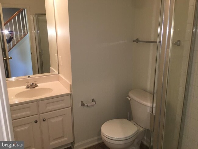 Building Photo - 610 Pendleton Ln