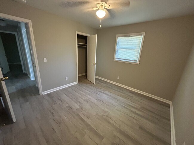 Building Photo - 3904 Anwood Dr