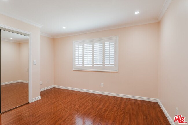 Building Photo - 9047 Riderwood Dr
