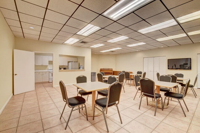 Building Photo - 2255 Lindell Blvd