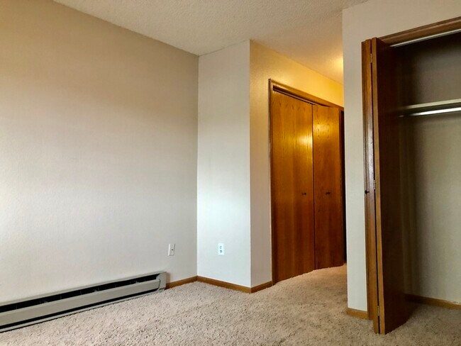 Building Photo - Beautiful Condo in Aspen Village