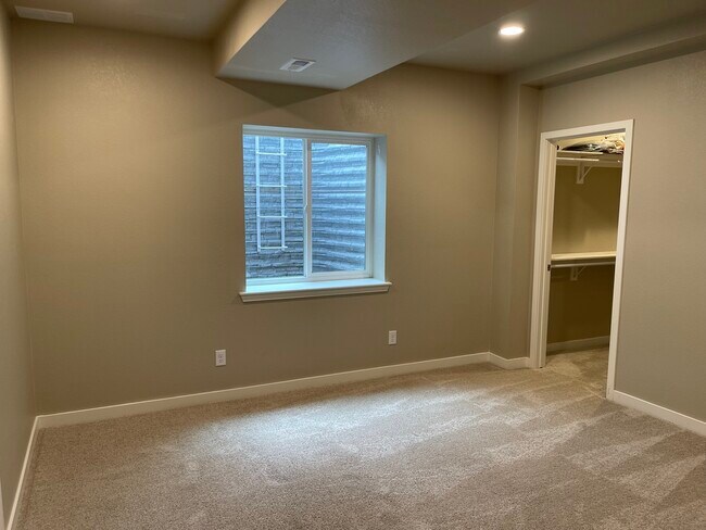 Building Photo - 3002 Comet St