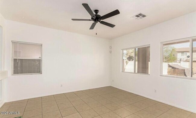 Building Photo - 11625 W Monroe St