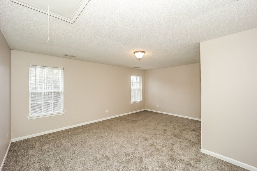 Building Photo - 10900 Hondal Ct