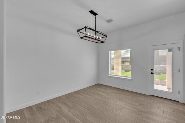 Building Photo - 781 Cedarwood Ave