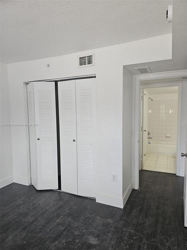 Building Photo - 15410 SW 284th St