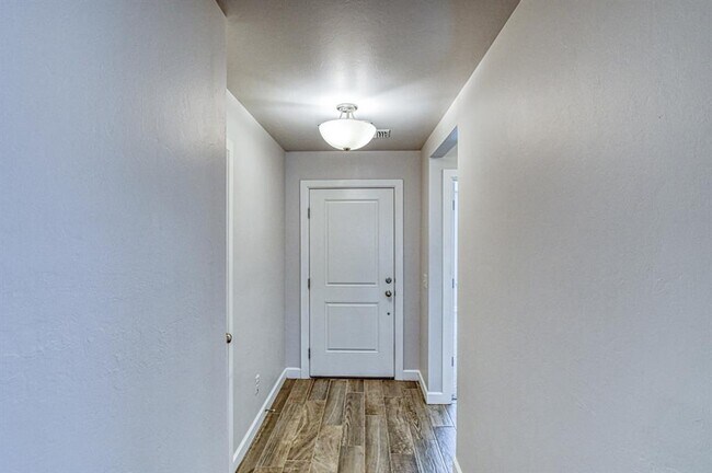 Building Photo - 3313 Mt Nebo Dr