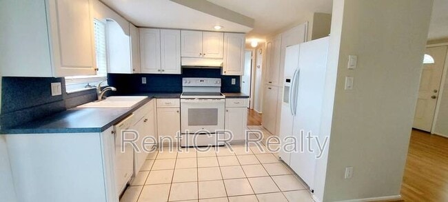 Building Photo - 9031 Chantilly Ln
