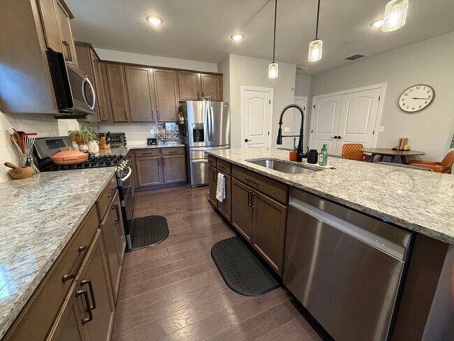 Building Photo - 1818 Rose Quartz Heights