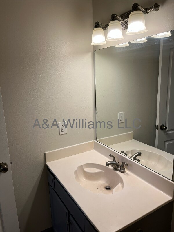 Building Photo - 16128 Monica Dr